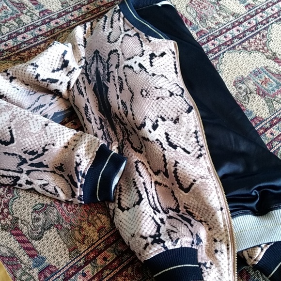 WEILI ZHENG Jackets & Blazers - {luxury} WEILI ZHENG Couture Bomber Jacket! Med/sm